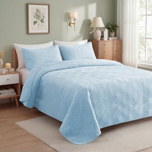 Whale Flotilla Extra Soft King Quilt Bedding Set, Lightweight Bedspreads - Image 2