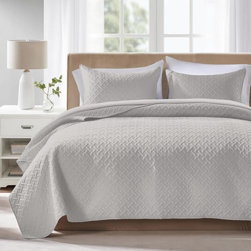FLYMME King Size Quilt Bedding Set Light Grey Lightweight Bedspreads Set,Soft Microfiber Bed Coverlet 3 Pieces (1 Quilt, 2 Shams) by FLYMME
