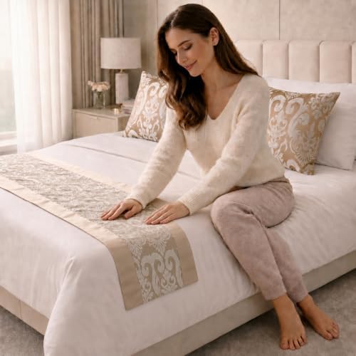 Jacquard Bed Runner Set with 2 Pillow Covers, No Filling, Bedding Decor - Image 4