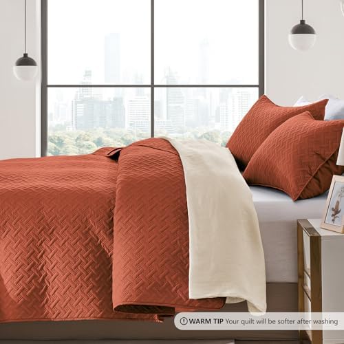 FLYMME King Size Quilt Bedding Set Burnt Orange Lightweight Bedspreads Set,Modern Style Geometric Weave Stripe Pattern,Soft Microfiber Bed Coverlet 3 Pieces (1 Quilt, 2 Shams) - Image 4