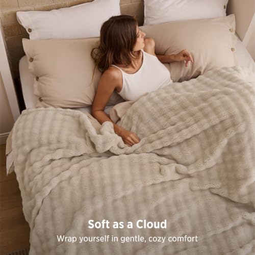 Bedsure Cloud Bubble Fleece Queen Blanket for Bed, Beige, 90"×90" - Image 2