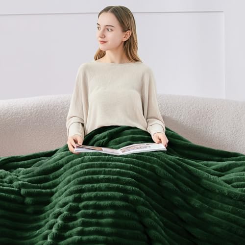 BEDELITE Ribbed Fleece Throw Blanket for Couch, Forest Green, 50"x70" - Image 3