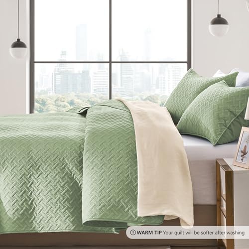FLYMME Twin Quilt Set, Lightweight Sage Green Bedspreads, Basket Weave Pattern,Ultra Soft Microfiber Bedspread Bed Coverlet 2 Pieces for All-Seasons (1 Quilt, 1 Shams) - Image 3