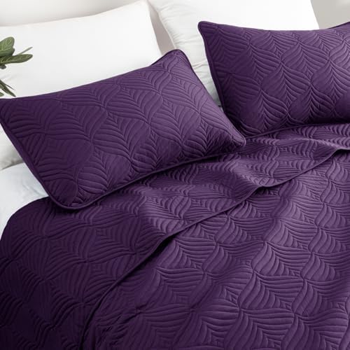 Whale Flotilla Soft Cal King Quilt Bedding Set, Lightweight Bedspreads - Image 6