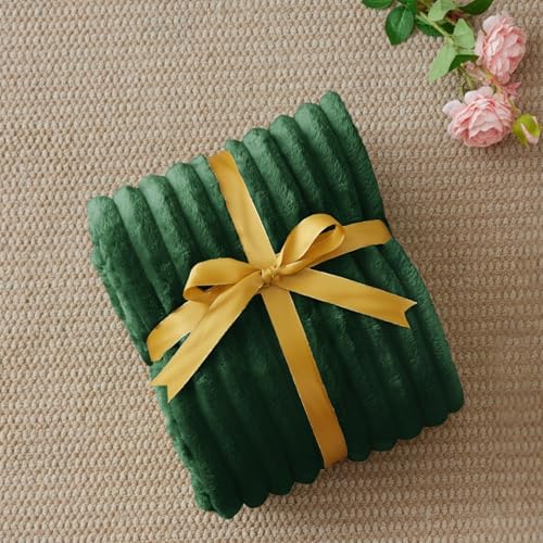 BEDELITE Ribbed Fleece Throw Blanket for Couch, Forest Green, 50"x70" - Image 6