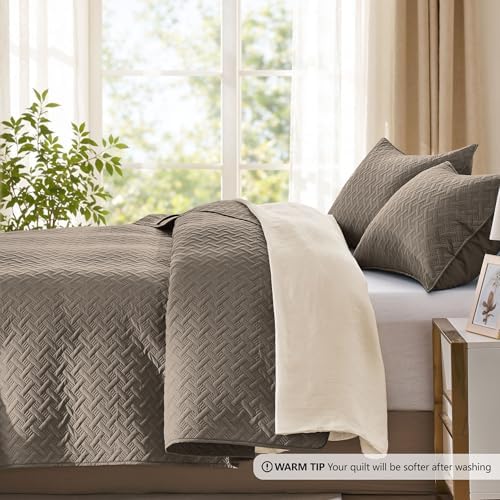 FLYMME Quilts Queen Size,Lightweight Mocha Brown Bedspreads,Basket Weave Pattern,Ultra Soft Microfiber Bed Coverlet 3 Pieces for All-Seasons (1 Quilt,2 Shams) - Image 3