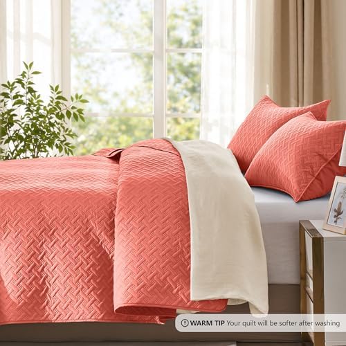 FLYMME Quilts King Size,Lightweight Coral Bedspreads,Basket Weave Pattern,Ultra Soft Microfiber Bed Coverlet 3 Pieces for All-Seasons (1 Quilt,2 Pillow Shams) - Image 3