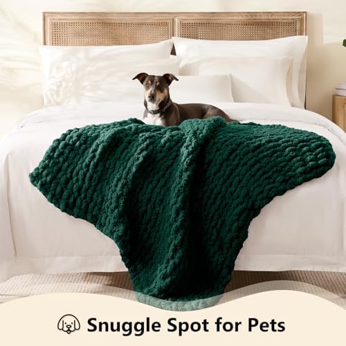 L'AGRATY Chunky Knit Throw Blanket for Couch, 30 x 40 Inches, Olive Green - Image 3
