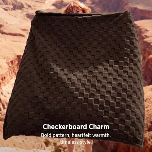 Bedsure Checkered Soft Cozy Fall Throw Blanket for Couch, Brown,50"×60" - Image 3
